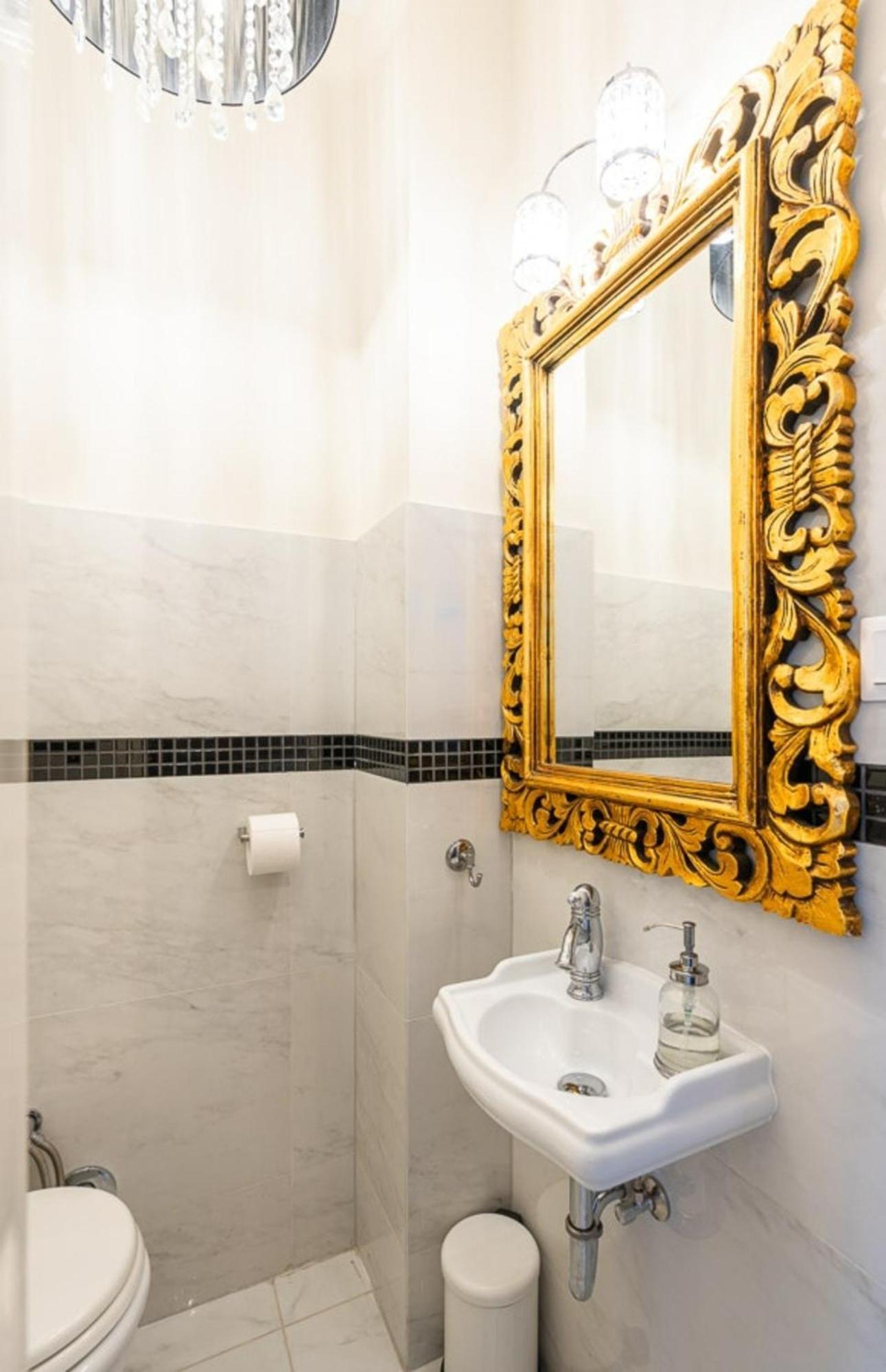 Magical Danube View In A Spacious Two Bedroom Next To Parliament Budapest