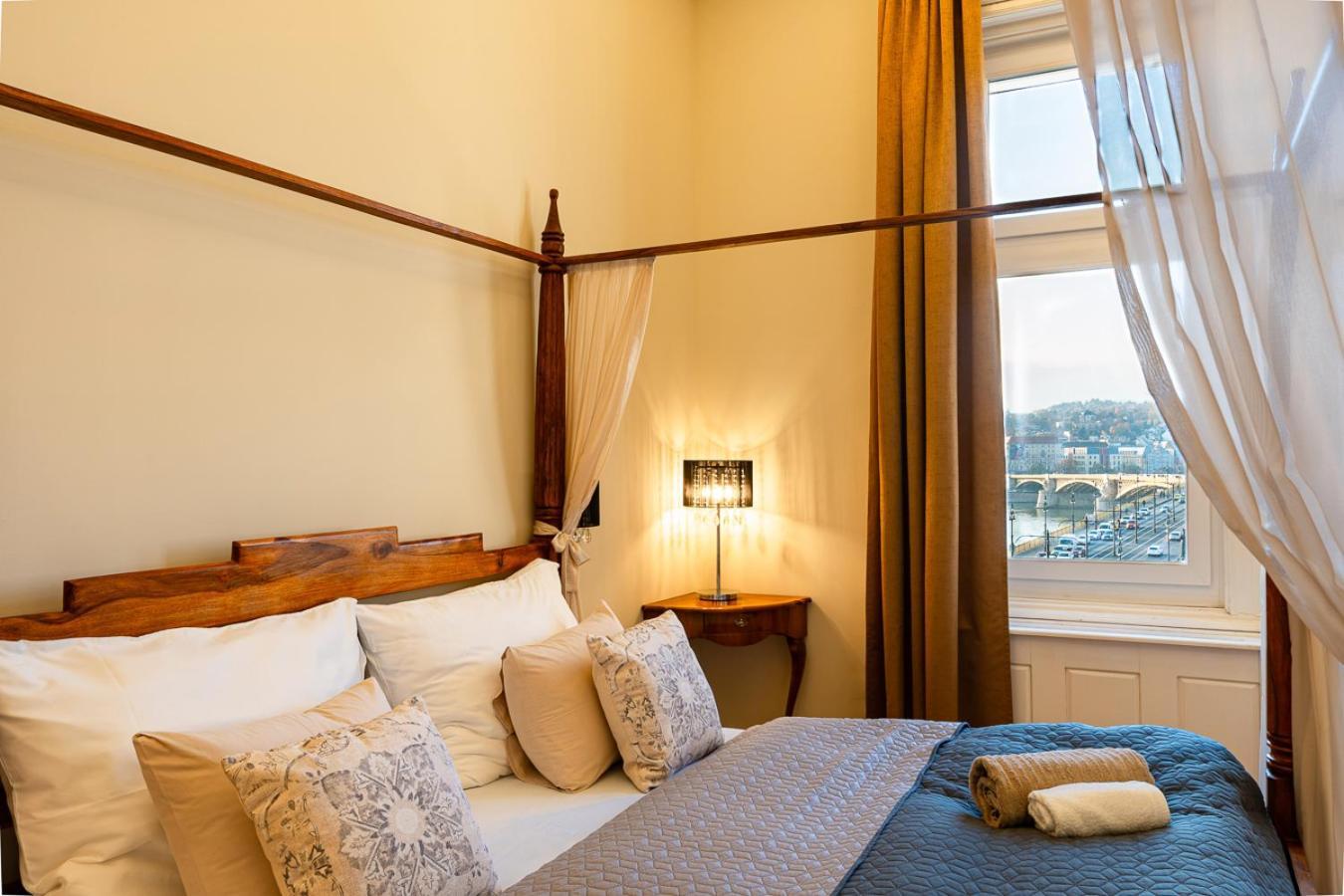 Magical Danube View In A Spacious Two Bedroom Next To Parliament Lejlighed *
