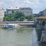 Magical Danube View In A Spacious Two Bedroom Suite Next To Parliament