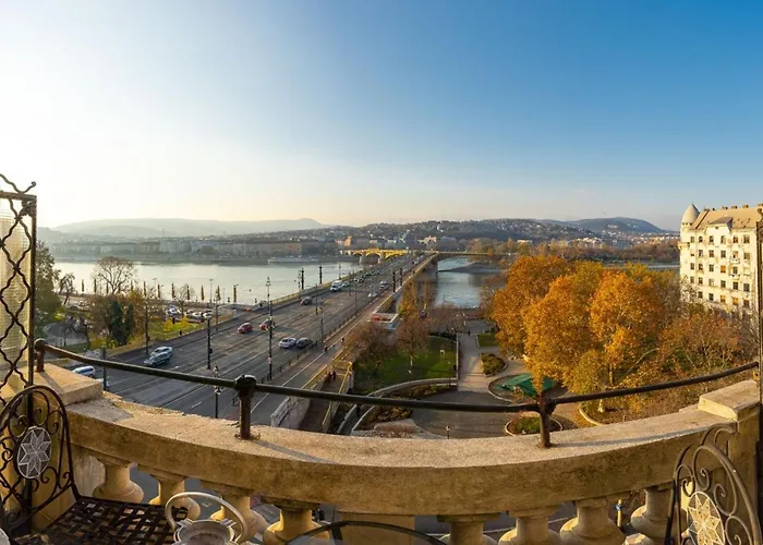 Magical Danube View In A Spacious Two Bedroom Suite Next To Parliament