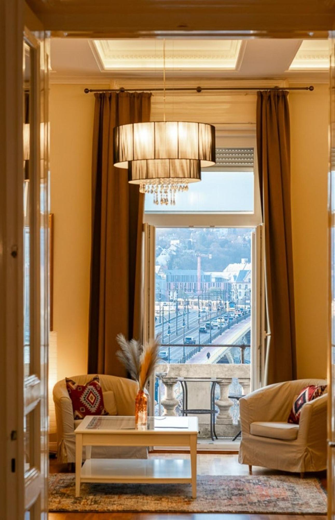 Apartment Magical Danube View In A Spacious Two Bedroom Next To Parliament *