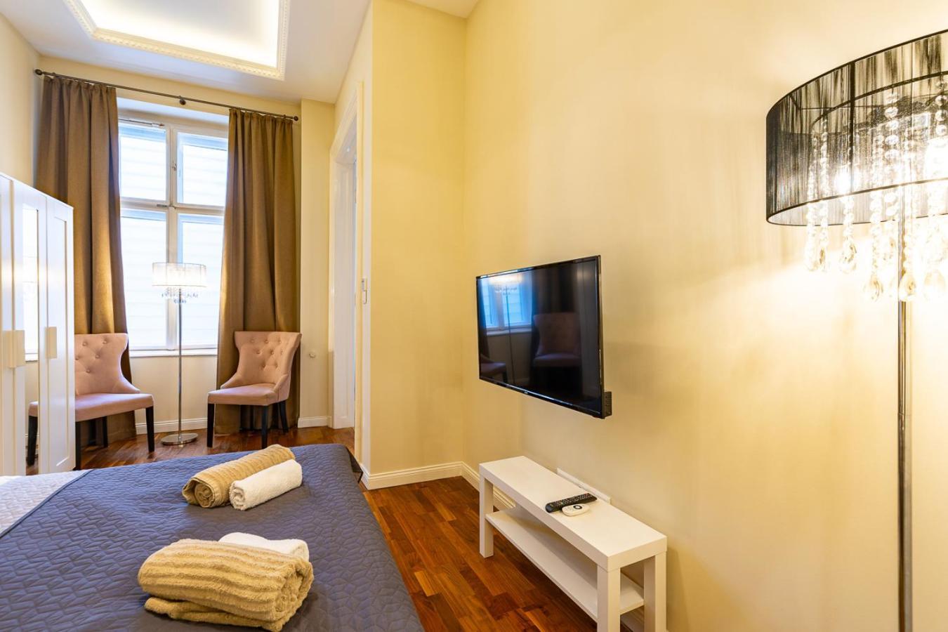 Magical Danube View In A Spacious Two Bedroom Next To Parliament Apartment Budapest
