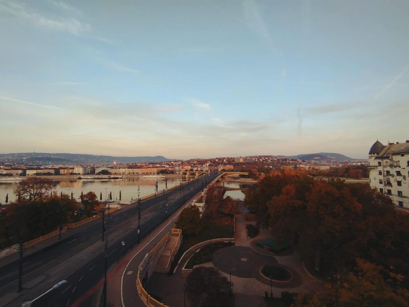 Magical Danube View In A Spacious Two Bedroom Next To Parliament * Budapest