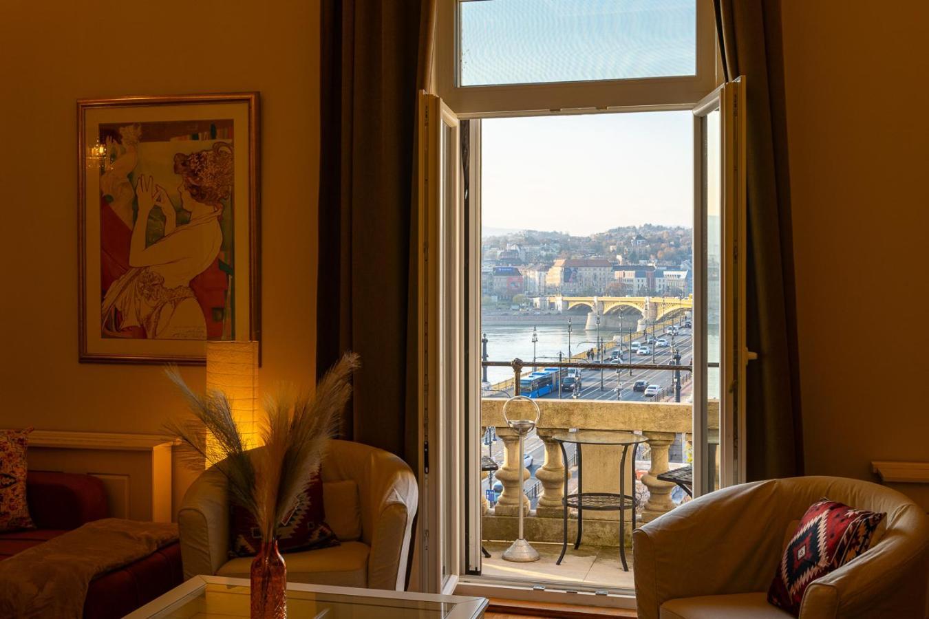 Apartment Magical Danube View In A Spacious Two Bedroom Next To Parliament Budapest