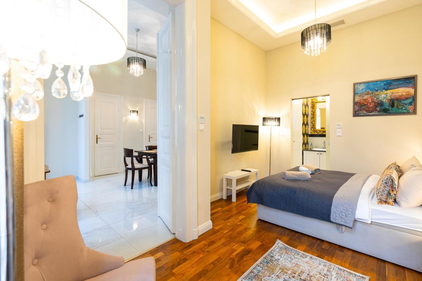 Magical Danube View In A Spacious Two Bedroom Next To Parliament Budapest