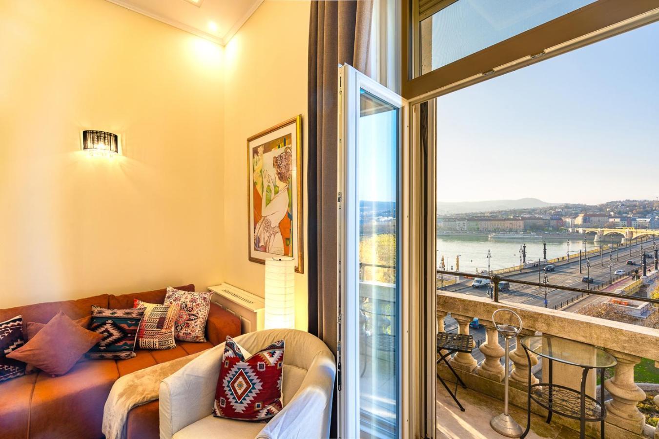 Apartment Magical Danube View In A Spacious Two Bedroom Next To Parliament