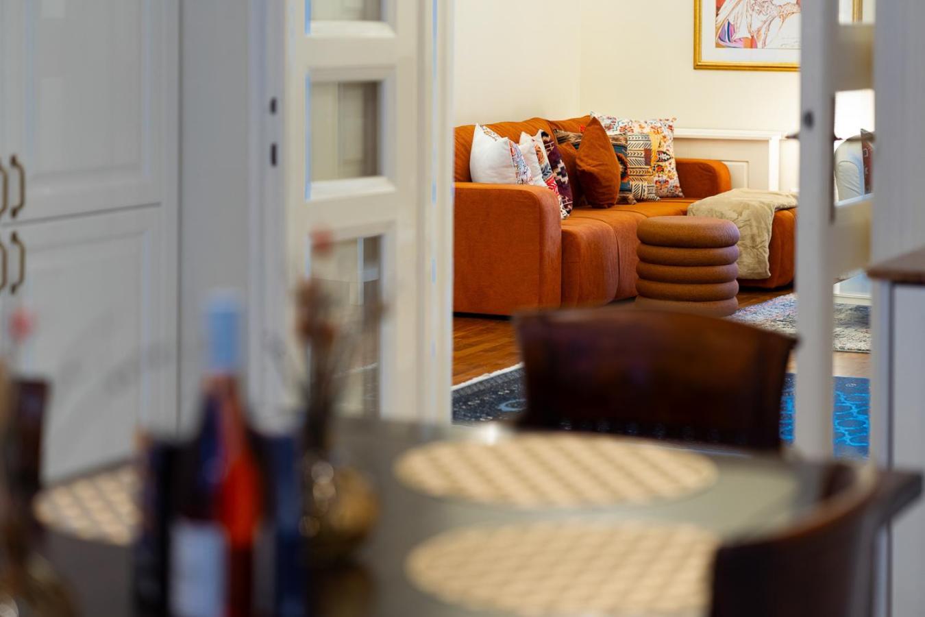 Magical Danube View In A Spacious Two Bedroom Next To Parliament Apartment *