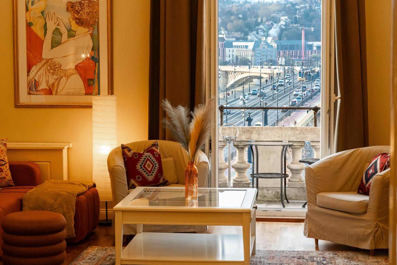 Magical Danube View In A Spacious Two Bedroom Next To Parliament Apartment Budapest