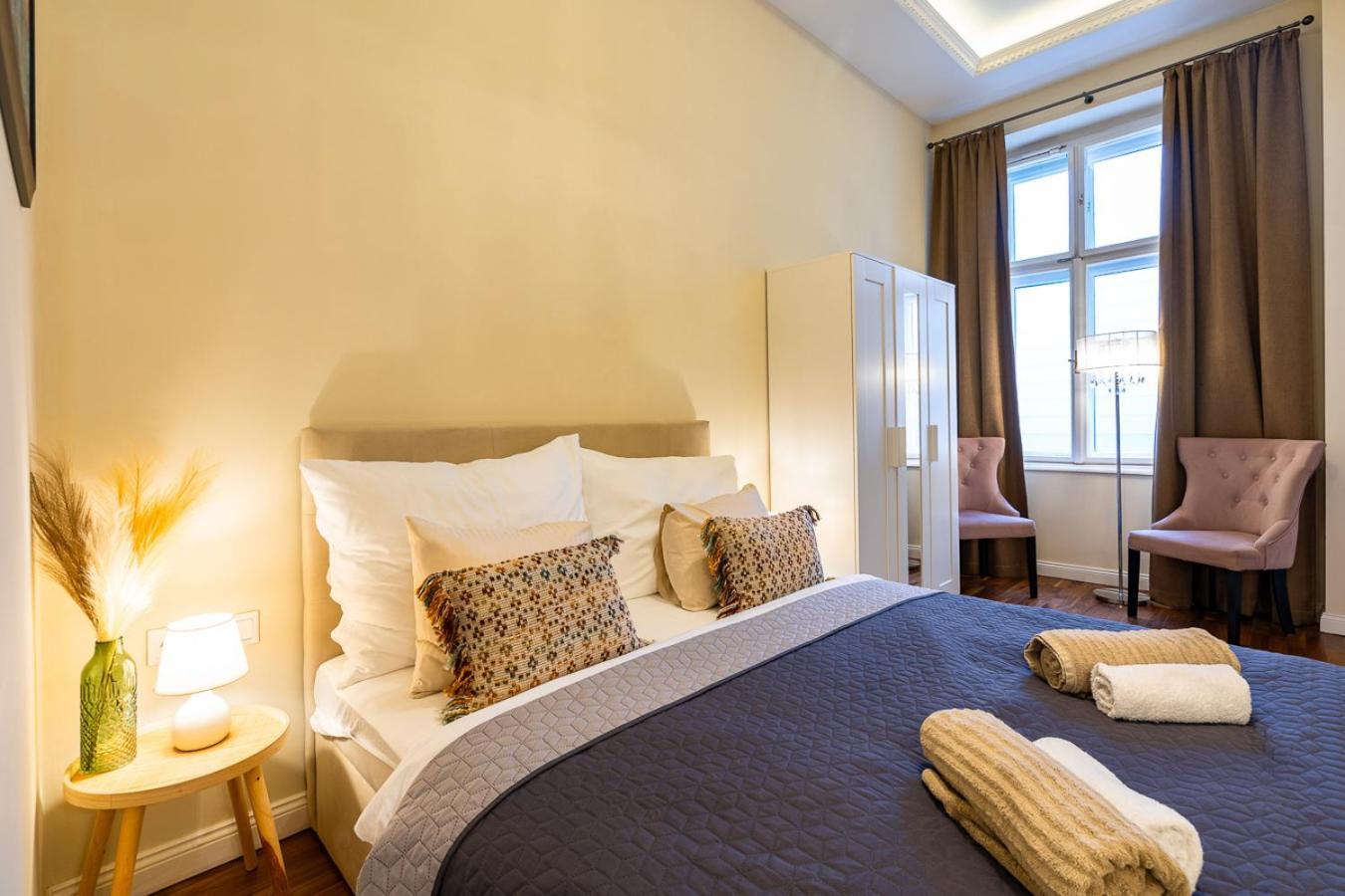 Magical Danube View In A Spacious Two Bedroom Next To Parliament