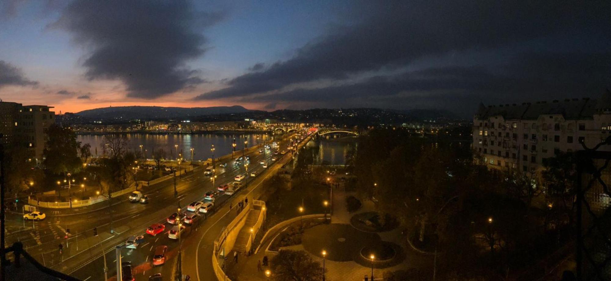 Magical Danube View In A Spacious Two Bedroom Next To Parliament Apartment Budapest
