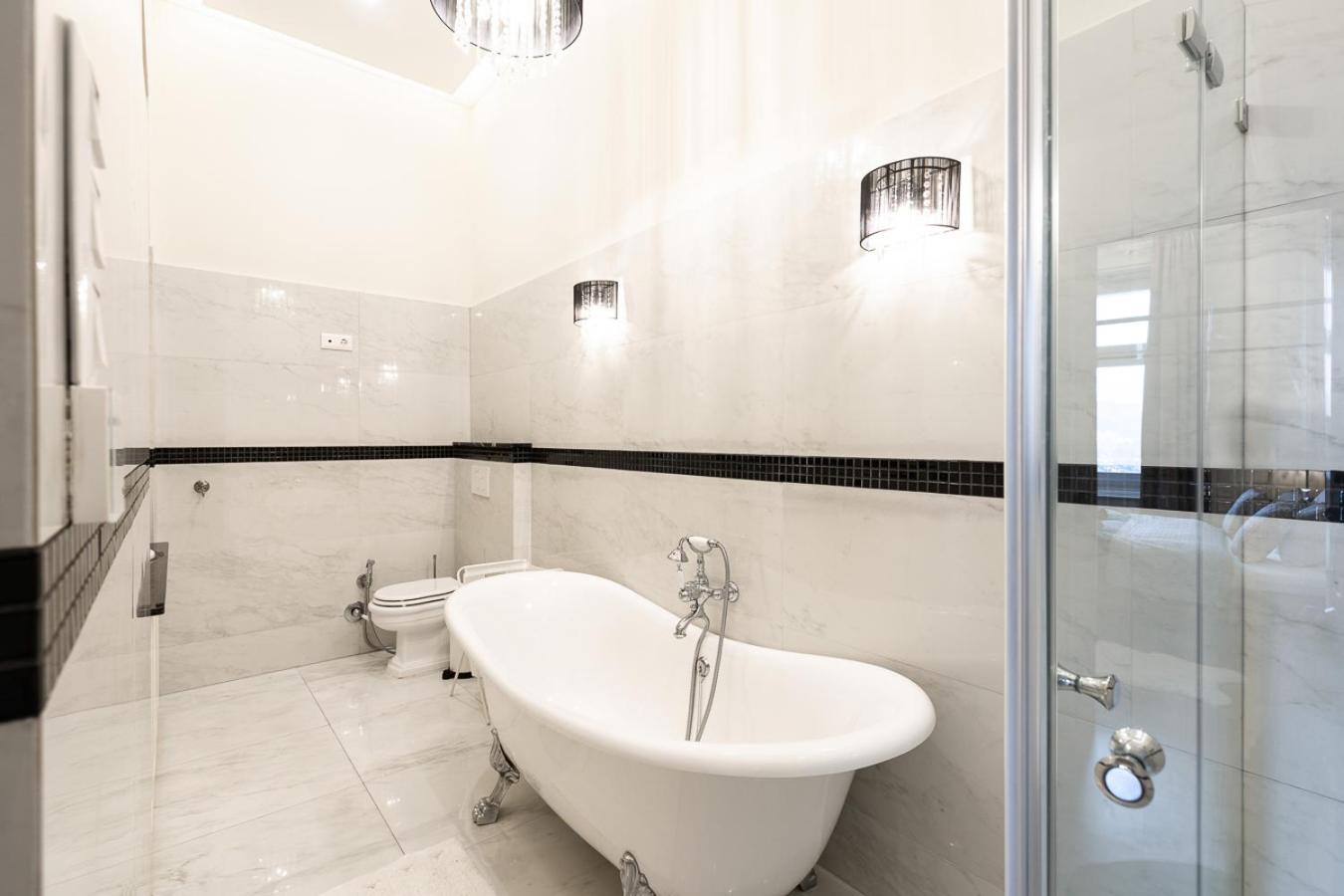 Magical Danube View In A Spacious Two Bedroom Next To Parliament Apartment Budapest