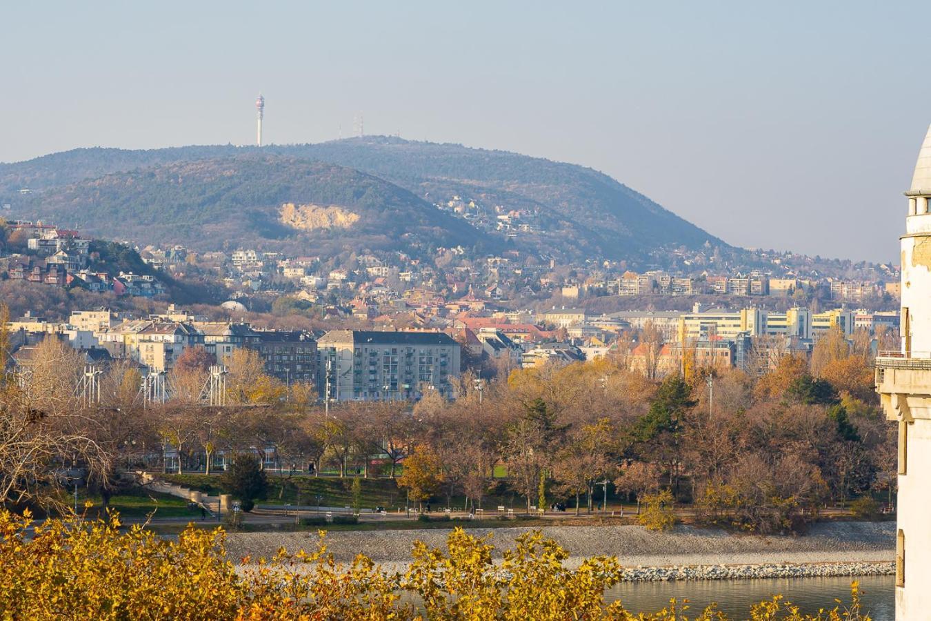 Magical Danube View In A Spacious Two Bedroom Next To Parliament Budapest