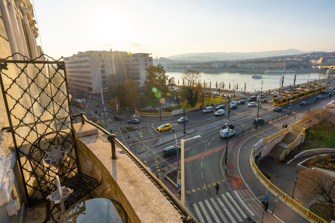 Apartment Magical Danube View In A Spacious Two Bedroom Next To Parliament