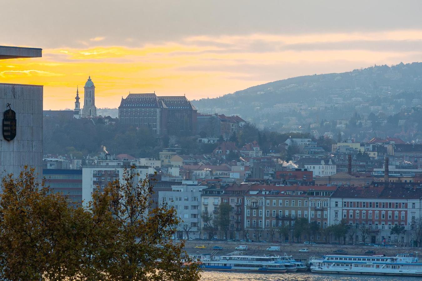 Magical Danube View In A Spacious Two Bedroom Next To Parliament Apartment Budapest