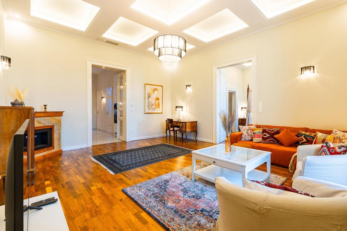 Apartment Magical Danube View In A Spacious Two Bedroom Next To Parliament