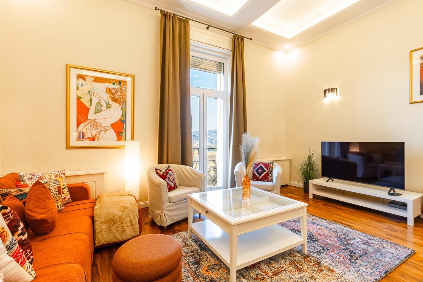 Apartment Magical Danube View In A Spacious Two Bedroom Next To Parliament *